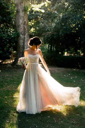 Romantic Open Back Tulle and Lace Wedding Dress